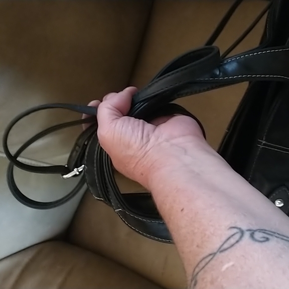 Nine West Gorgeous Black Leather Crossbody Handbag - Picture 8 of 10